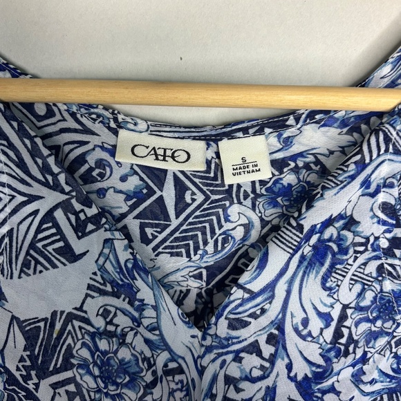 Cato Womens Blue & White Sleeveless Patterned Blouse Size Small - Picture 3 of 6